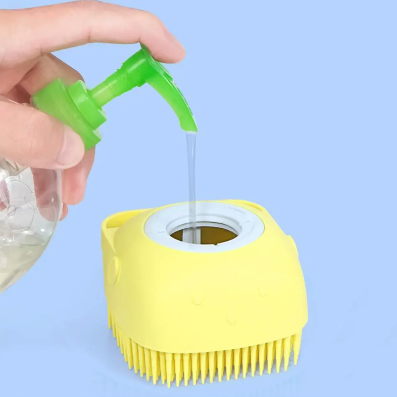 Bonito cepillo de baño para perros